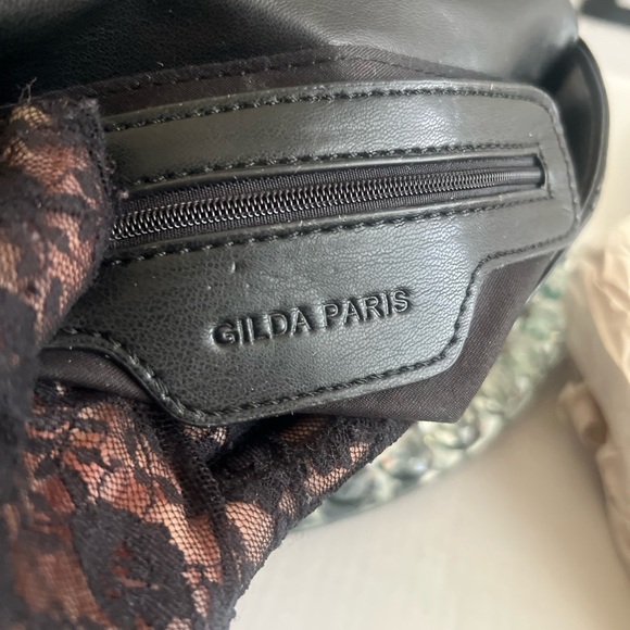 Gilda Paris NWT Black Vegan Leather Quilted  Chain Link Strap Bag - Picture 9 of 12